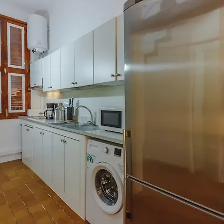 Duplex In The Center! Апартаменты Арона